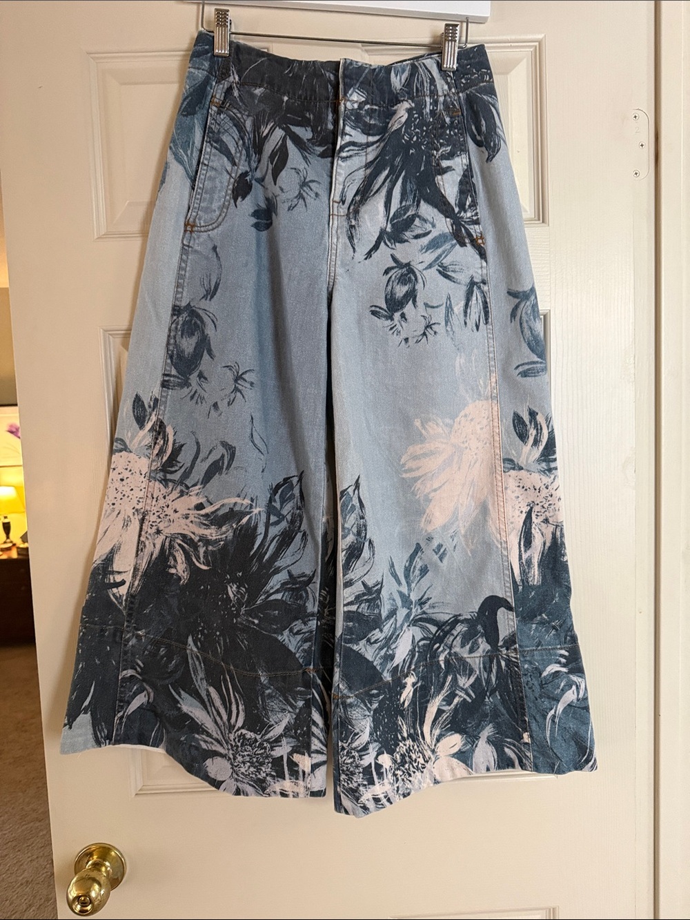 Pilcro Blue Floral Wide-Leg Cropped Jeans
